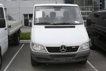 2003 Mercedes-Benz Sprinter Pictures