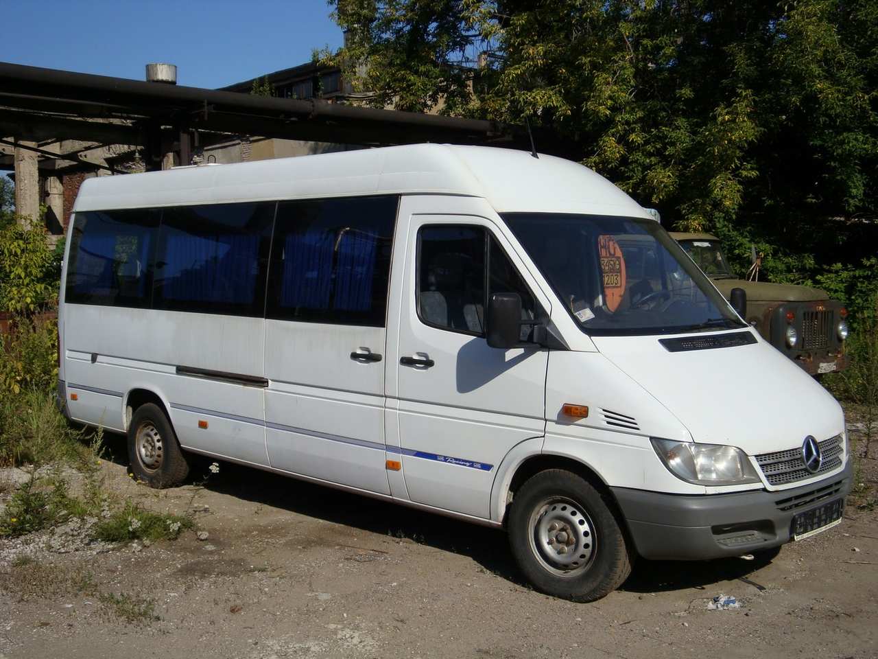 2003 Mercedes Benz Sprinter specs, Engine size 2.7, Fuel type Diesel