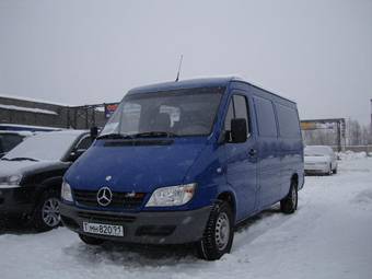 2004 Mercedes-Benz Sprinter Photos