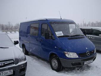 2004 Mercedes-Benz Sprinter Pictures