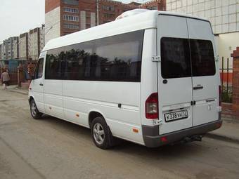 2004 Mercedes-Benz Sprinter Images