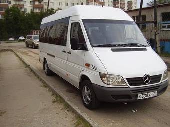 2004 Mercedes-Benz Sprinter Pictures