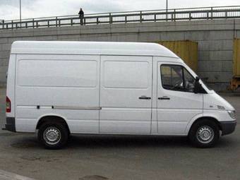 2004 Mercedes-Benz Sprinter Photos