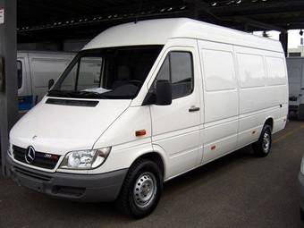 2004 Mercedes-Benz Sprinter Photos