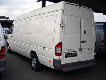 2004 Mercedes-Benz Sprinter Pictures