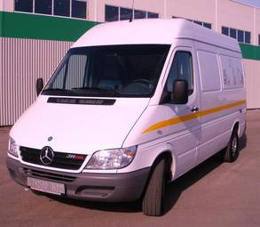 2004 Mercedes-Benz Sprinter Photos