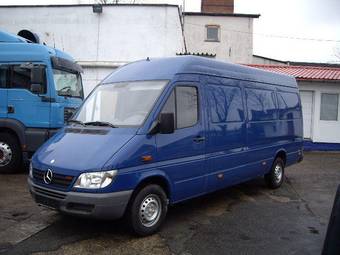 2004 Mercedes-Benz Sprinter Pictures