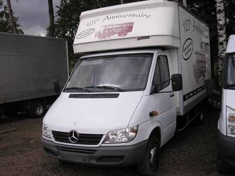 2004 Mercedes-Benz Sprinter Pictures