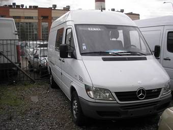 2004 Mercedes-Benz Sprinter Pictures