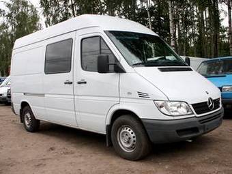 2004 Mercedes-Benz Sprinter Photos