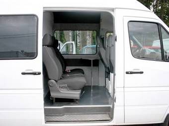 2004 Mercedes-Benz Sprinter Pictures
