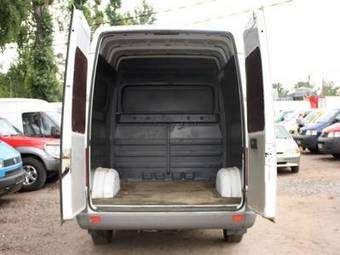 2004 Mercedes-Benz Sprinter Photos