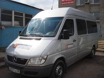 2004 Mercedes-Benz Sprinter Images