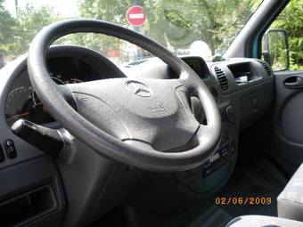 2004 Mercedes-Benz Sprinter Pictures