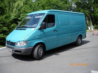 2004 Mercedes-Benz Sprinter Photos