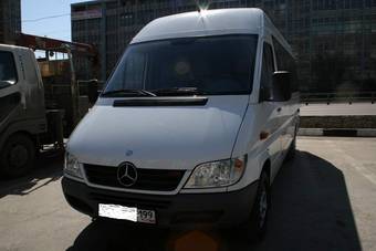 2005 Mercedes-Benz Sprinter Pictures