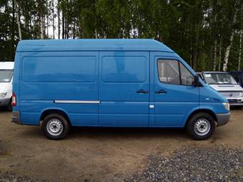 2005 Mercedes-Benz Sprinter Pictures