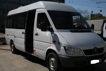 2005 Mercedes-Benz Sprinter Pictures