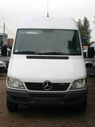 2005 Mercedes-Benz Sprinter Pictures