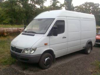 2005 Mercedes-Benz Sprinter Pictures