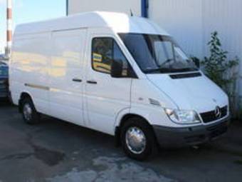 2005 Mercedes-Benz Sprinter Pictures