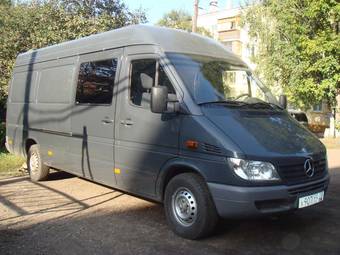 2005 Mercedes-Benz Sprinter Pictures