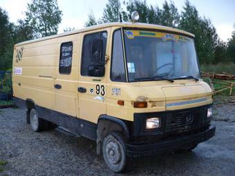 1982 Mercedes-Benz V-Class Photos