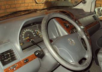 2001 Mercedes-Benz V-Class Pictures