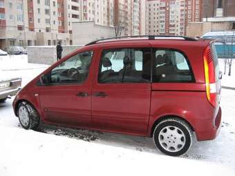 2002 Mercedes-Benz Vaneo Pictures