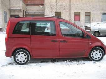 2002 Mercedes-Benz Vaneo Photos