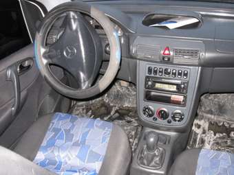 2003 Mercedes-Benz Vaneo Pictures