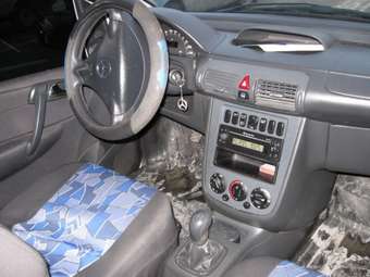 2003 Mercedes-Benz Vaneo Pictures