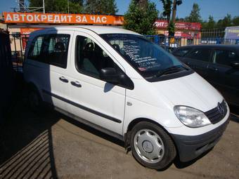 2005 Mercedes-Benz Vaneo Pictures