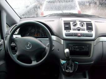 2004 Mercedes-Benz Viano Photos