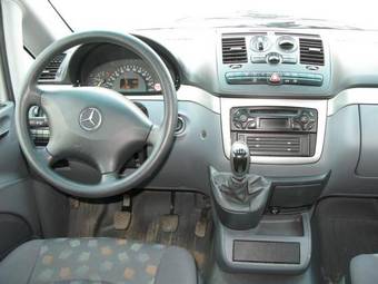2004 Mercedes-Benz Viano Images