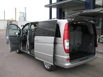 2009 Mercedes-Benz Viano Pictures