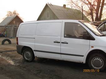 2000 Mercedes-Benz Vito Photos