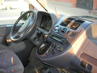 2001 Mercedes-Benz Vito Pictures