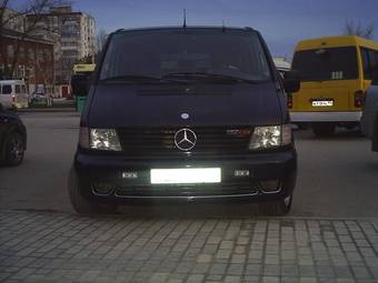 2002 Mercedes-Benz Vito Pictures