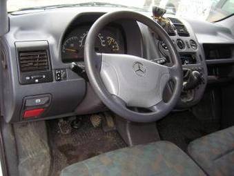 2002 Mercedes-Benz Vito Photos