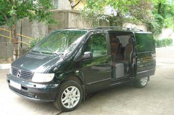 2002 Mercedes-Benz Vito Pictures