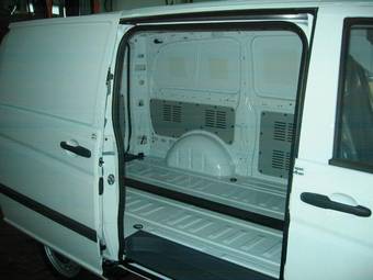 2009 Mercedes-Benz Vito Photos