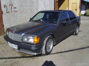 1987 Mercedes-Benz W201 Pictures