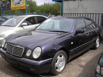 1998 Mercedes-Benz W201 Photos