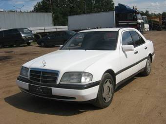 1995 Mercedes-Benz W203 Pictures