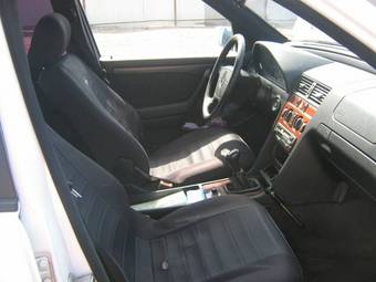 1995 Mercedes-Benz W203 Pictures