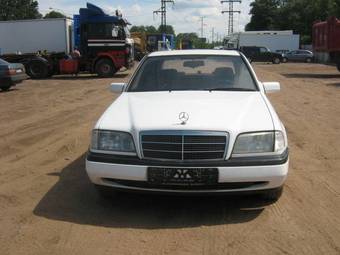 1995 Mercedes-Benz W203 Photos