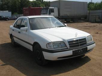 1995 Mercedes-Benz W203 Photos