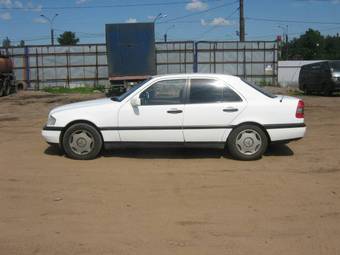 1995 Mercedes-Benz W203 Pictures