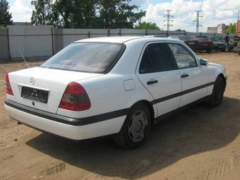 1995 Mercedes-Benz W203 Photos